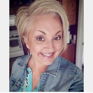 Meet your Posher, Kendra